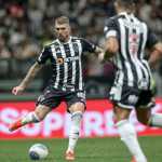 Zagueiro do Atlético é expulso e vira desfalque no Campeonato Brasileiro