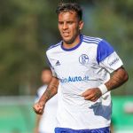 Vasco oficializa proposta por Zalazar e aguarda retorno dos alemães