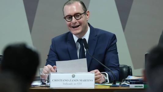 Zanin foi aprovado pelo plenário do Senado para assumir uma vaga no Supremo Tribunal Federal