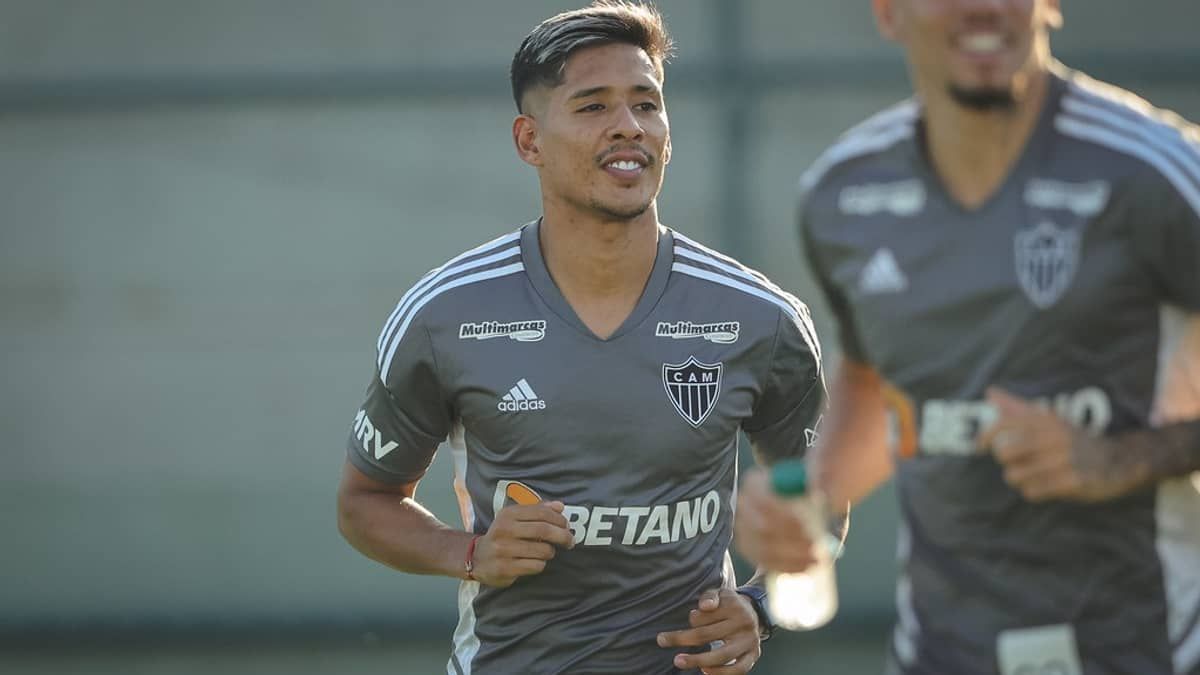 Zaracho de saída para o Porto? Jogador do Atlético se manifesta