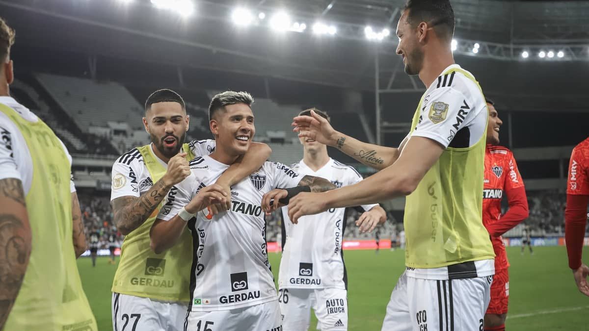 Atlético tenta repetir feito de 2022 e surpreender líder Botafogo no Rio