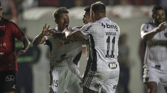 Zaracho garantiu classificação com golaço de voleio