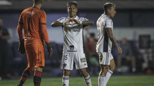 Zaracho marcou golaço da classificação do Atlético na Copa do Brasil