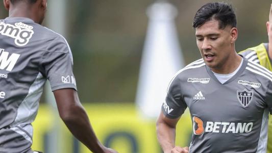 Zaracho se recuperou de lesão muscular e voltou a treinar nesta semana