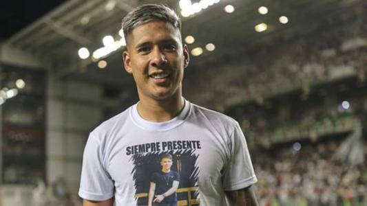 Zaracho vestiu camisa para homenagear o cunhado
