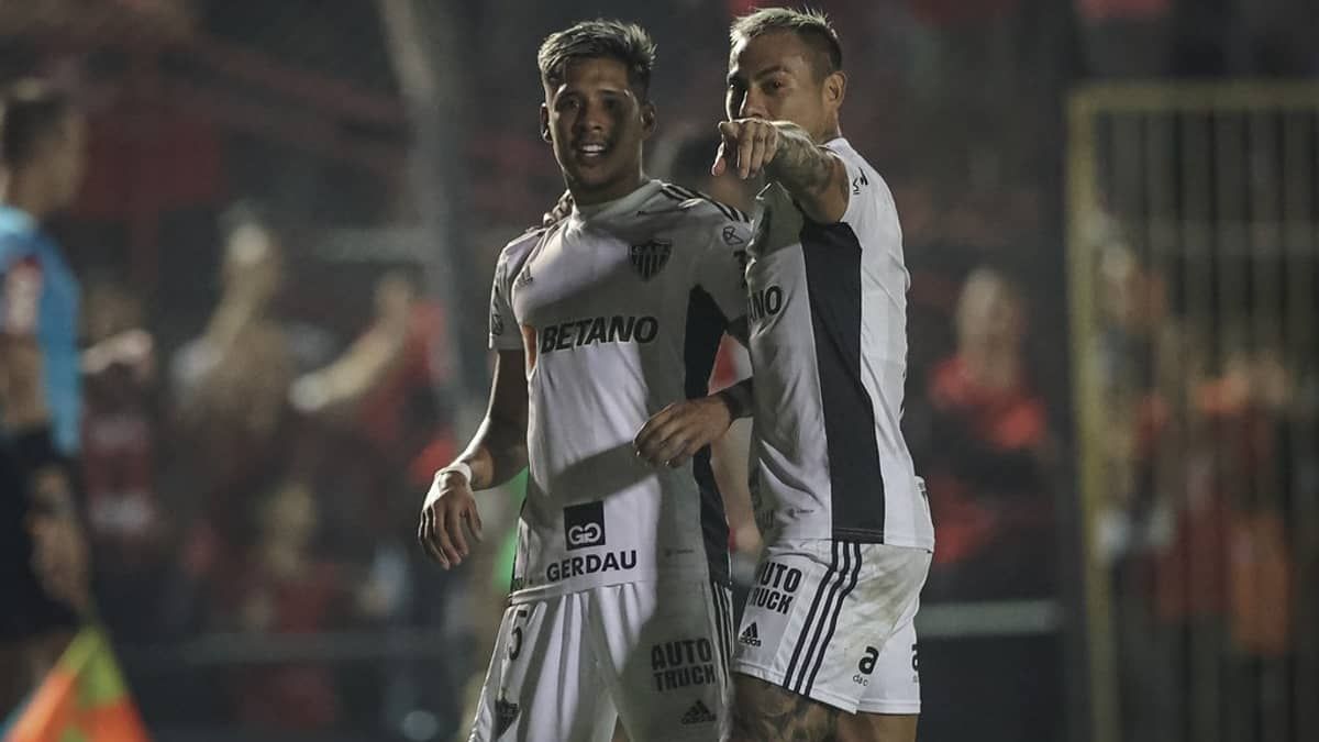 Zaracho quebra jejum de nove meses e dá classificação ao Atlético