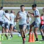 Meia do Atlético inicia contagem regressiva por top 3 de ranking histórico