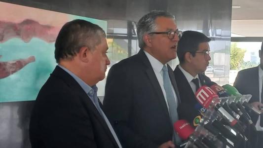Zé Guimarães, Alexandre Padilha e Randolfe Rodrigues
