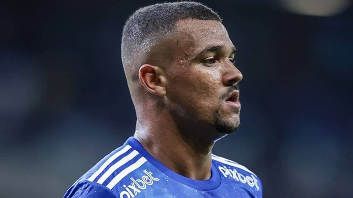 Cruzeiro encaminha contratação de zagueiro Zé Ivaldo para 2024