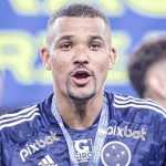 Cruzeiro se reúne com Athletico-PR na tentativa de viabilizar volta de Zé Ivaldo