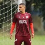 Mattos confia em renovação de Zé Ivaldo do Athletico-PR; Cruzeiro segue no páreo