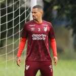Mattos confia em renovação de Zé Ivaldo do Athletico-PR; Cruzeiro segue no páreo