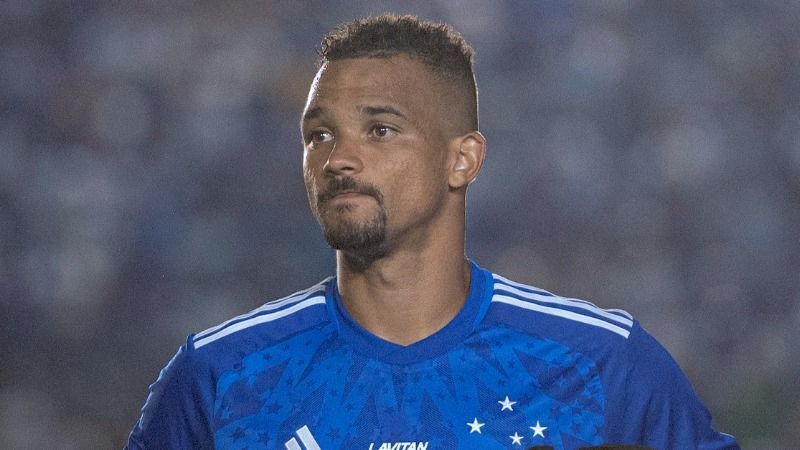 Expulso, Zé Ivaldo recebe sétimo cartão em 2024 e vira desfalque no Cruzeiro