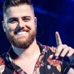 Vídeo: Zé Neto aparece em cama de hospital pela primeira vez após acidente