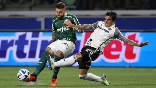 Zé Rafael foi um dos destaques do Palmeiras na classificação contra o Galo