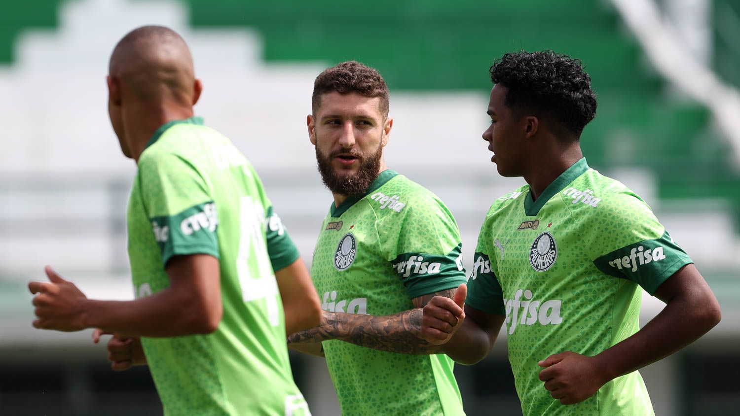 Treino do Palmeiras: Zé Rafael participa de parte do trabalho e segue como dúvida