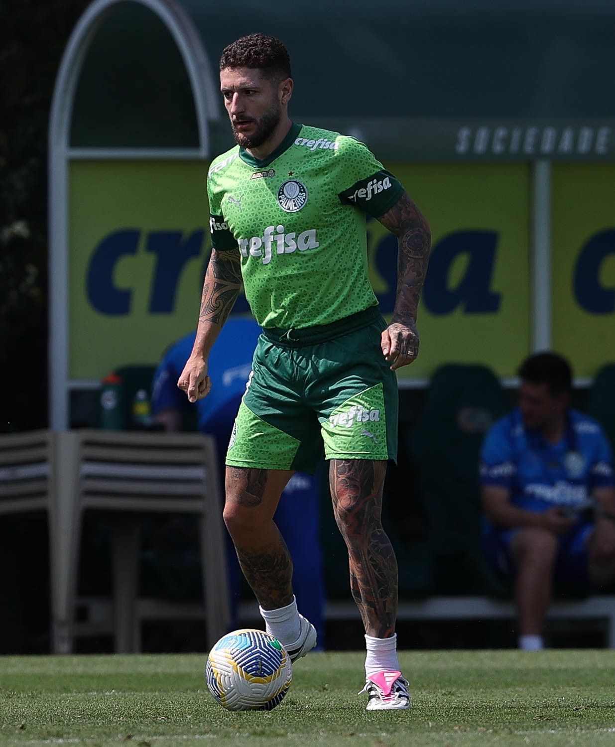 Palmeiras 'desiste' de contar com Zé Rafael contra o Criciúma; entenda