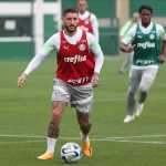 Zé Rafael treina no Palmeiras e se aproxima de retorno na Copa do Brasil
