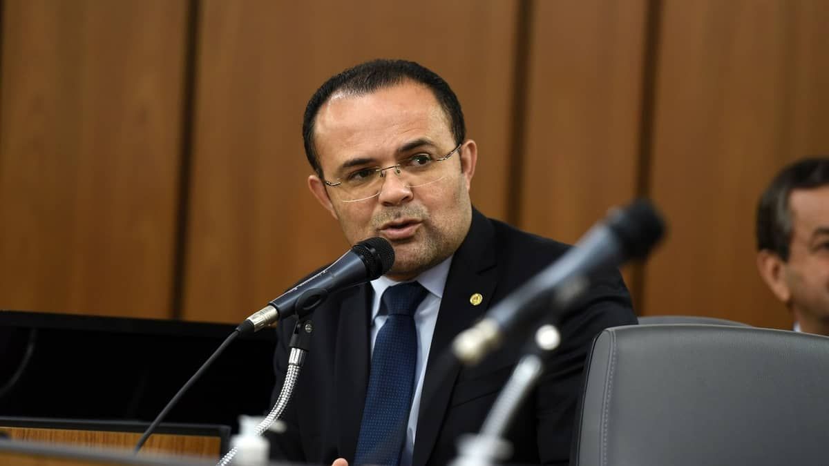 Fuad muda Comunicação, aliado em pasta de Assuntos Institucionais e ex-deputado no primeiro escalão