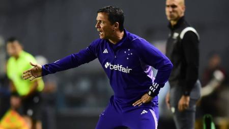 Zé Ricardo comandou o Cruzeiro em vitória sobre o Santos