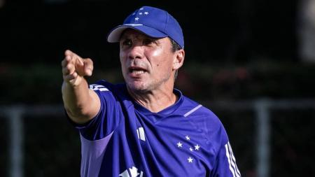 Zé Ricardo definiu equipe para enfrentar o Atlético