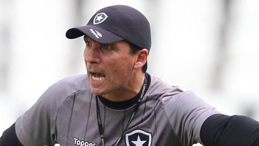 Zé Ricardo durante a passagem pelo Botafogo, entre agosto de 2018 e abril de 2019