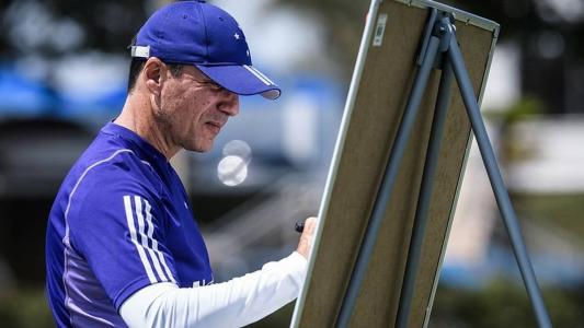 Zé Ricardo escalou Cruzeiro com duas alterações para jogo contra América