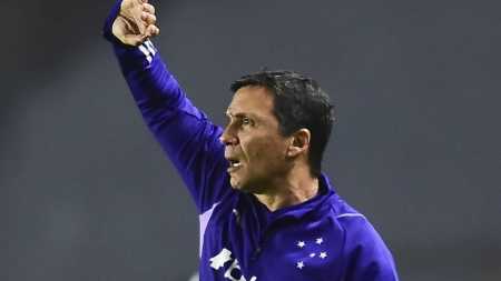 Zé Ricardo escalou Cruzeiro com novidades para enfrentar Fluminense
