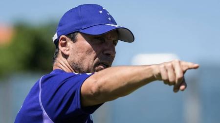 Zé Ricardo fará o segundo jogo no comando do Cruzeiro