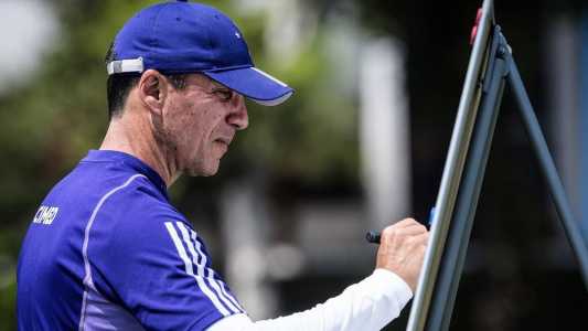 Zé Ricardo inicia preparação para partida contra o Cuiabá, pelo Brasileiro