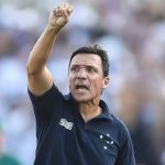 Técnico do Cruzeiro revela bastidores e ligações de familiares após confusão