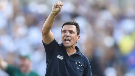 Zé Ricardo lamentou episódio de briga no estádio e falou sobre segurança no futebol