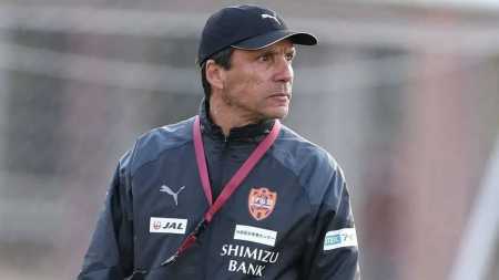 Zé Ricardo não fez bom trabalho pelo clube japonês e foi demitido neste ano