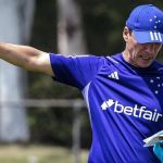 Gilberto não é relacionado no Cruzeiro um mês após elogios de Zé Ricardo