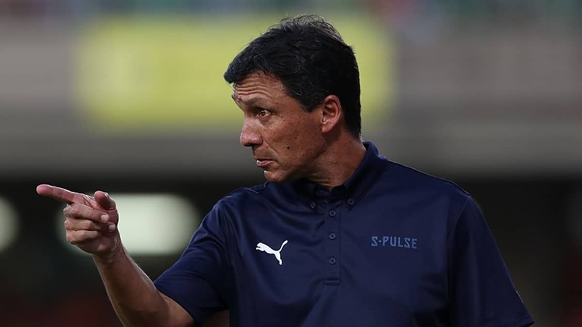 Cruzeiro encaminha contratação do técnico Zé Ricardo