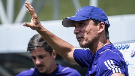Zé Ricardo tenta encerrar jejum de vitórias do Cruzeiro em duelo difícil com o Flamengo
