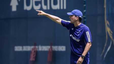 Zé Ricardo tentará emplacar a terceira vitória seguida no comando do Cruzeiro