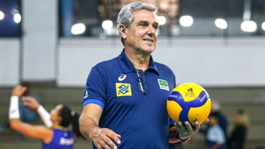 Zé Roberto busca a primeira conquista do Brasil no Mundial Feminino de Vôlei