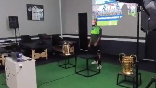 Zé Roberto dá palestra para o elenco do Ceará