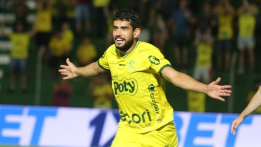 Zé Roberto marcou os dois gols do Mirassol