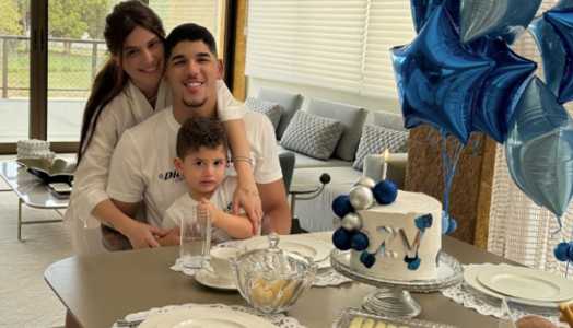 Foto mostra Ingra Soares, Zé Vaqueiro e o filho, Arthur