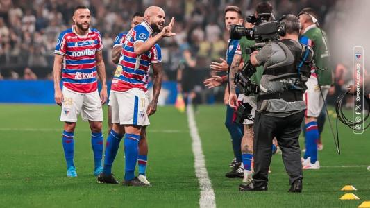 Zé Welison comemora gol do Fortaleza no empate contra o Corinthians