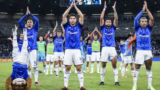 Três dias após medirem forças no Mineirão, pelo Campeonato Brasileiro, Cruzeiro e Vitória voltam a duelar nesta quarta-feira (6) às 21h45.