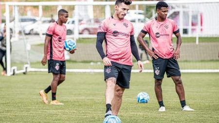 Zeca está confirmado no jogo contra o Juventude