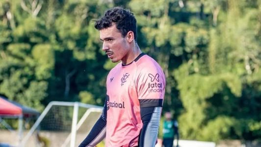 Zeca, lateral do Vitória