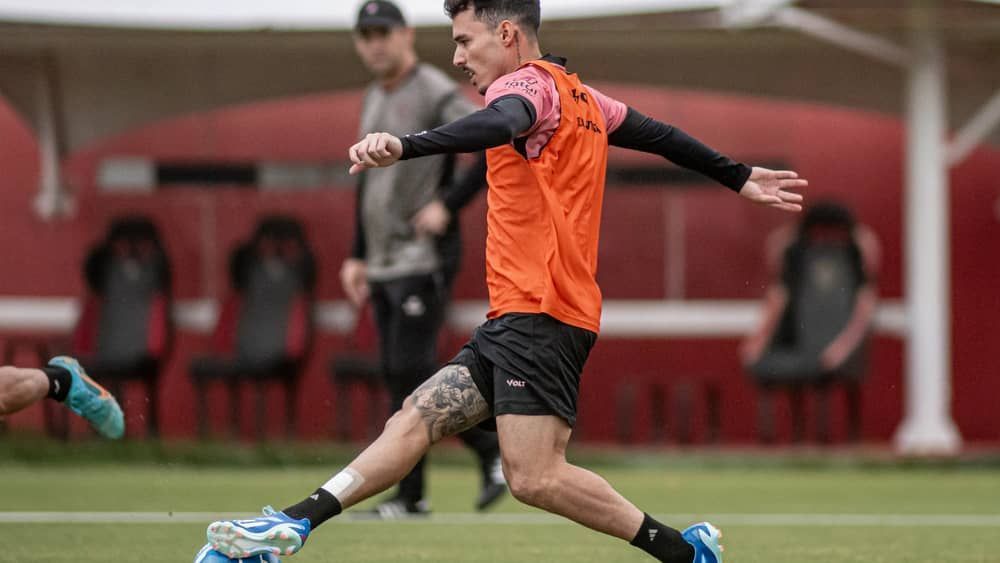 Vitória tem dia de treinos com foco na finalização para enfrentar o Novorizontino