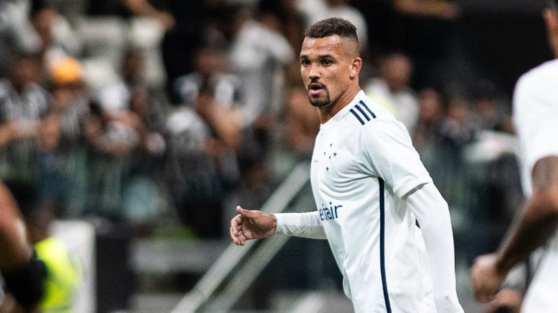 Cruzeiro: Zé Ivaldo responde sobre publicação enigmática antes do clássico