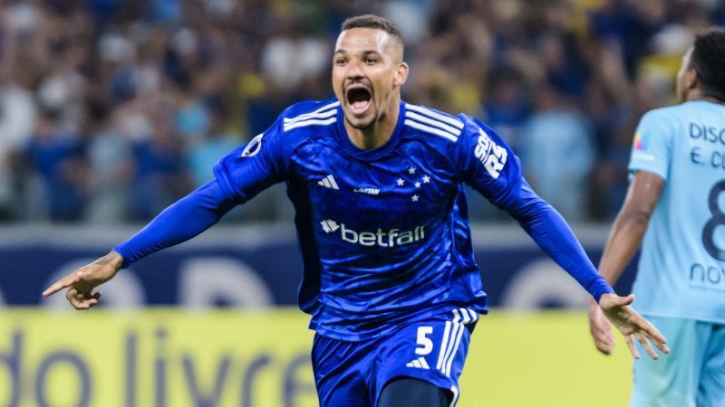 Com classificação, Cruzeiro iguala melhor campanha do clube na Sul-Americana