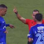 Zé Ivaldo, do Cruzeiro, 'imita' árbitro de jogo no Mineirão e viraliza; assista