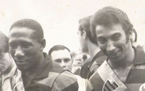 Djalma Santos e Zé Leite em homenagem pelo título paranaense de 1970 pelo Athletico-PR